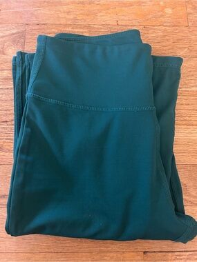 Wilo women’s split flare yoga pants